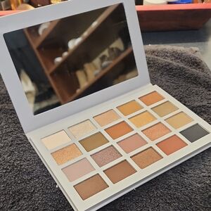Madison Beer Channel Surfing Artistry Palette